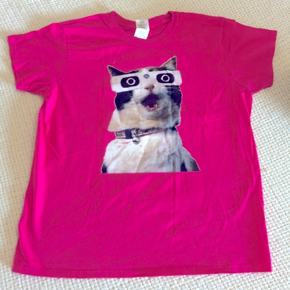 Pink Solar Eclipse Cat Tee - Picture 1 of 6